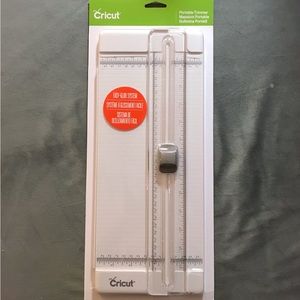 Cricut Portable Trimmer NEW
